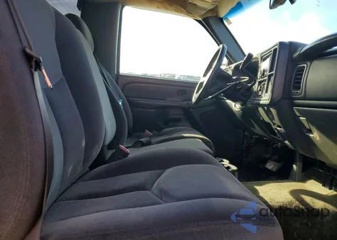 2004 GMC New Sierra C1500 from USA, damaged, VIN 1GTEC14T24Z207403